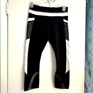 Lululemon Reflective Run Inspire Crop Black White leggings Size 4
